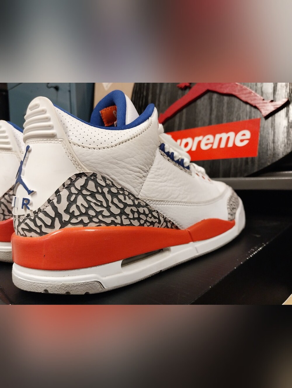 Retro Jordan 3 Cements Knicks Size 9